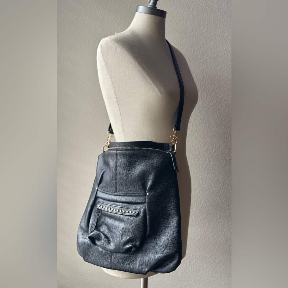 LAGGO 100% Leather Black Pebbled Shoulder Bag